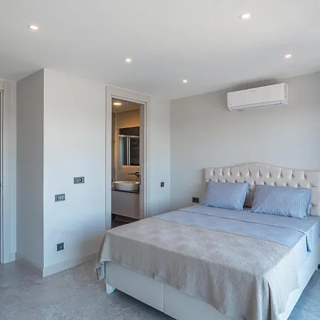 Gorgeous 2 Bedroom Flat With An Amazing View Of Yahsi