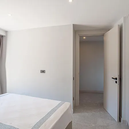 Apartment Gorgeous 2 Bedroom Flat With An Amazing View Of Yahsi