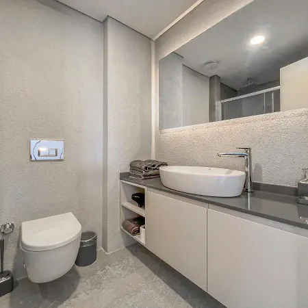 Gorgeous 2 Bedroom Flat With An Amazing View Of Yahsi