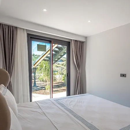 Gorgeous 2 Bedroom Flat With An Amazing View Of Yahsi *